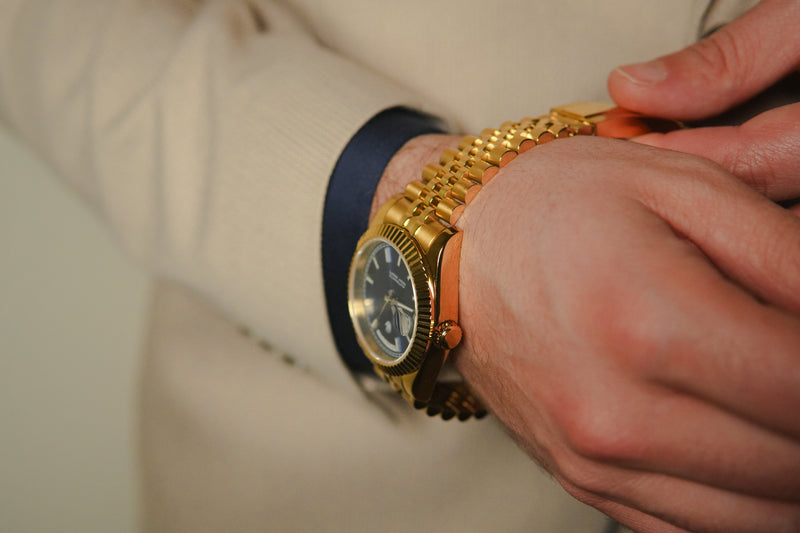 Stainless steel 5-link jubilee bracelet on a Golden Blue Valenne Destro watch