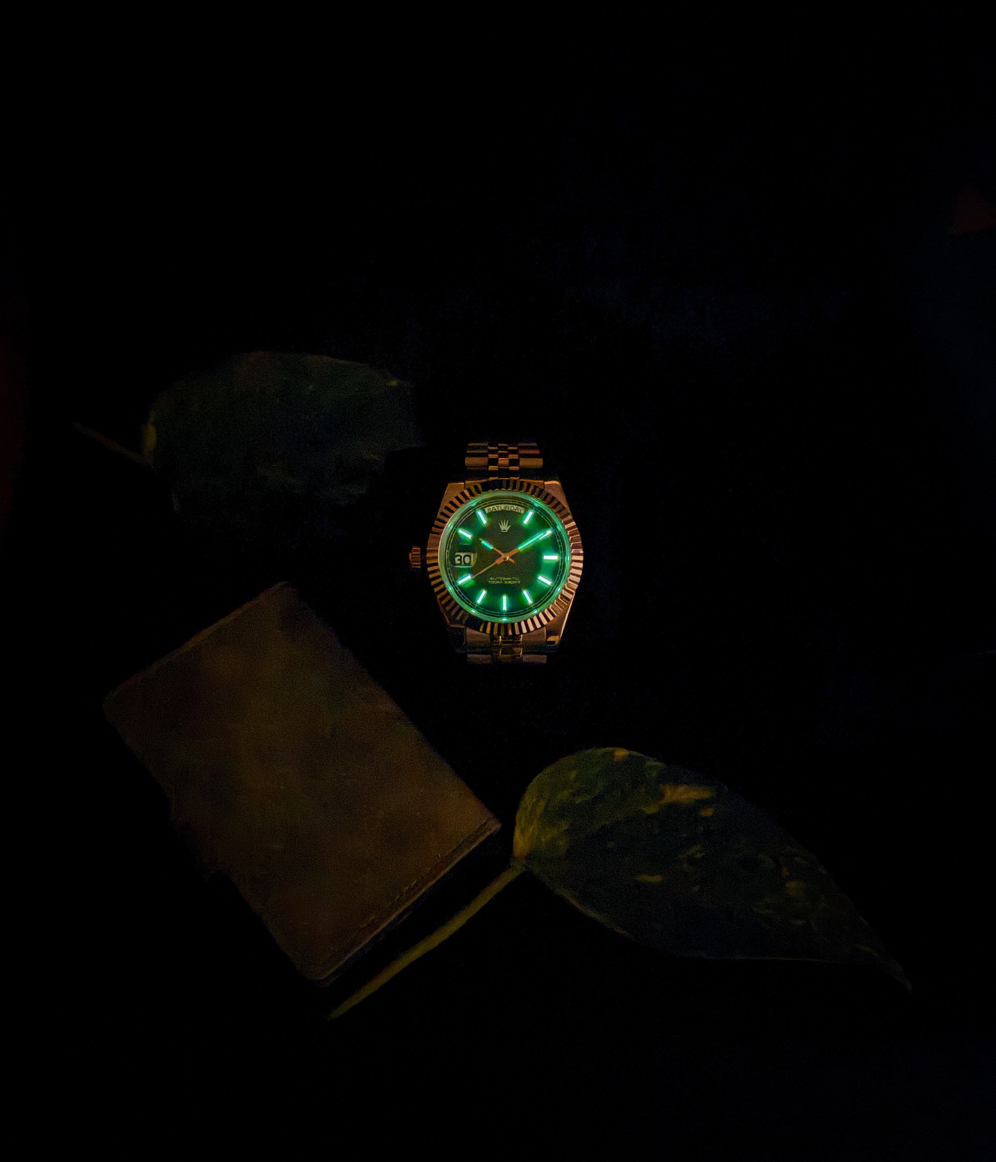 Lefty Valenne Night show with superluminova