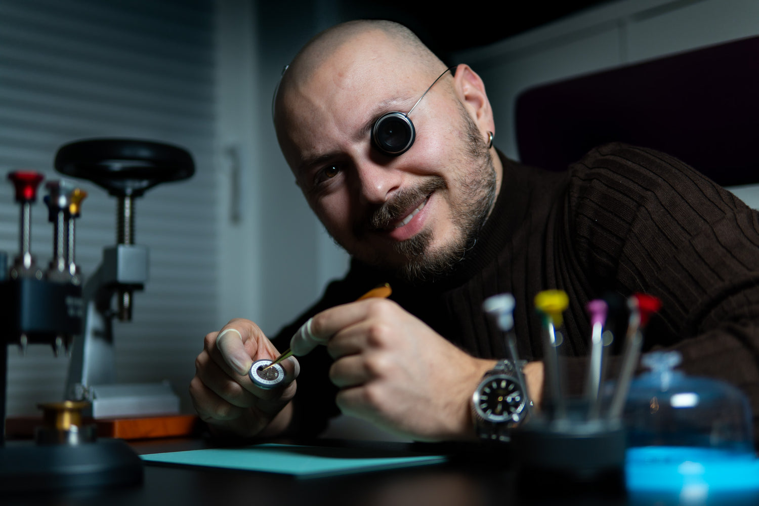 Lefty watches owner customizing nh36 date wheel to fit leftymatic destro movement